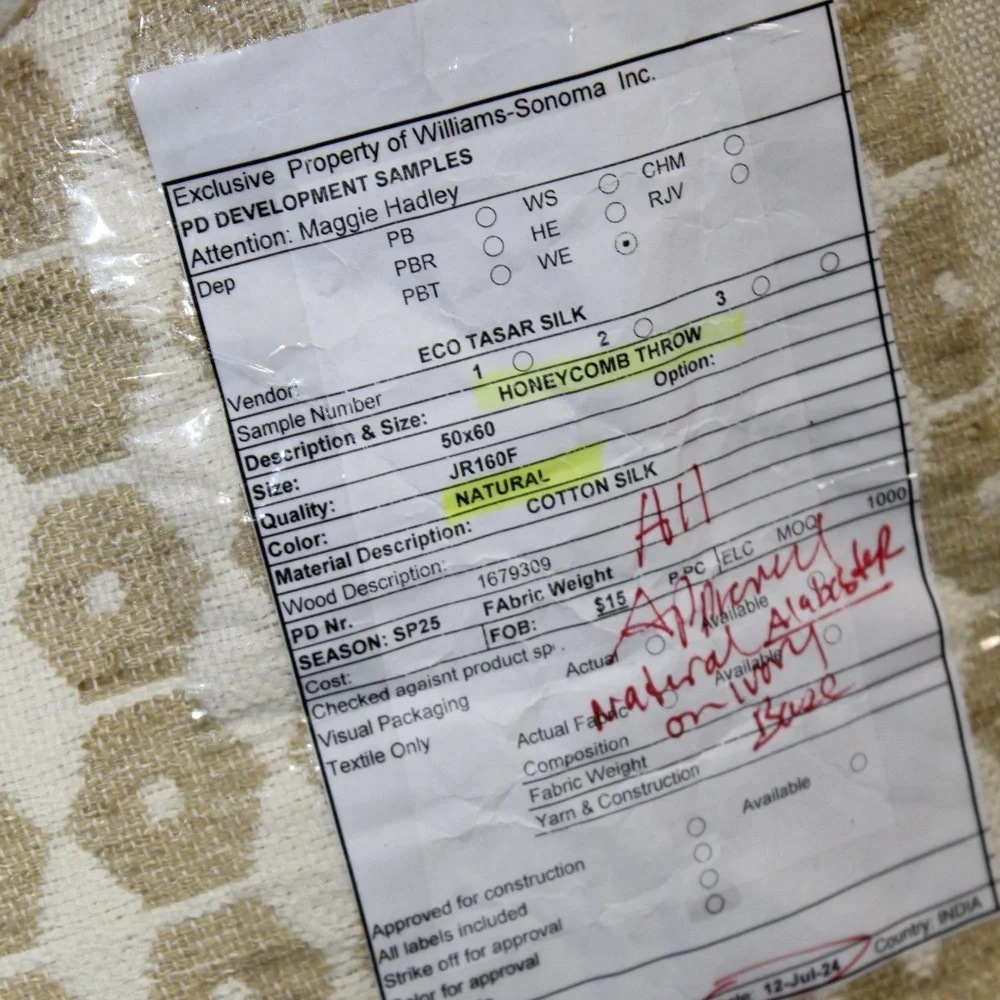 Williams Sonoma. Honeycomb Throw. Sz. 50